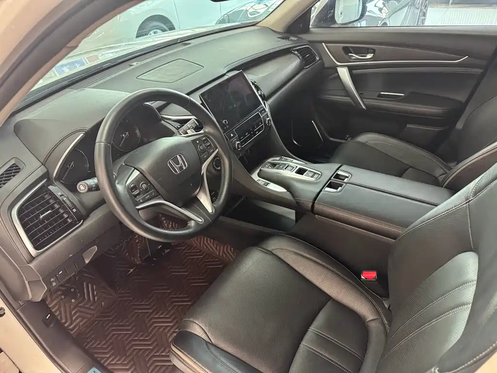 Avancier 370 TURBO 2 WD Luxury