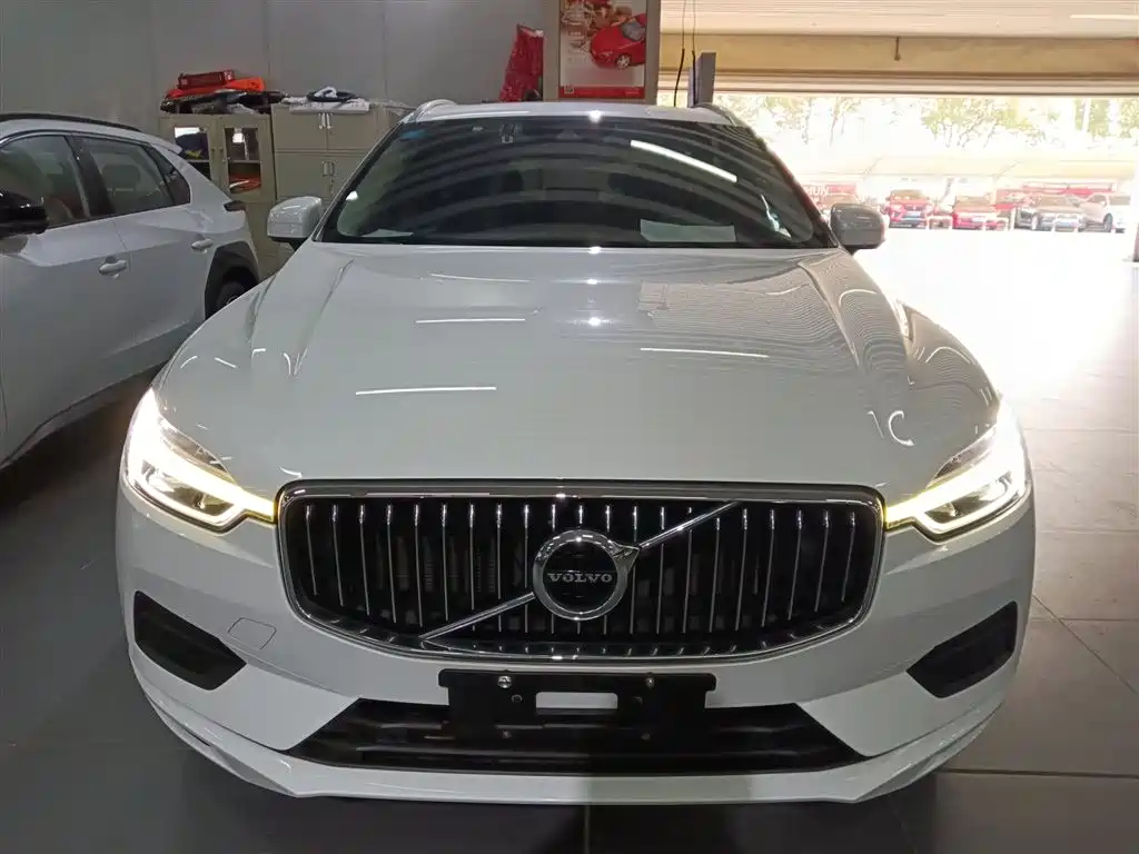 Volvo XC60 T5 4 WD Smart Ease CN-VI