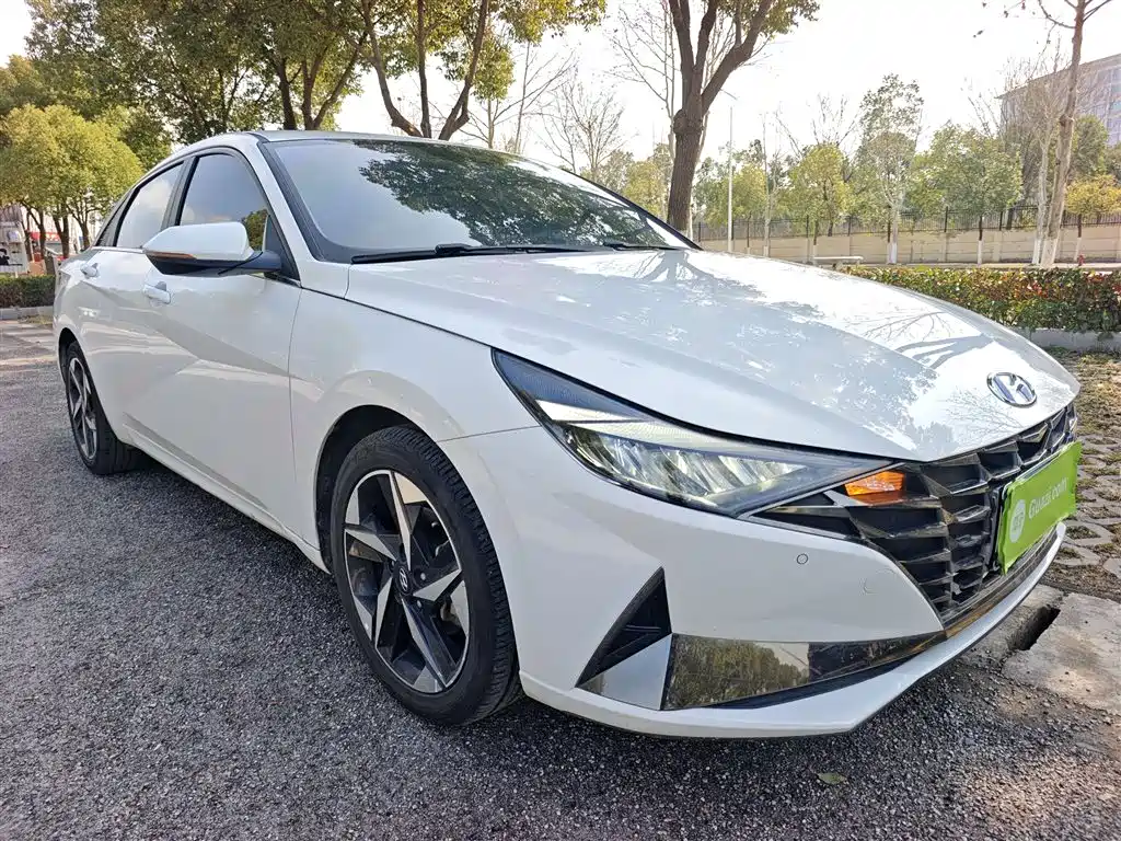 Elantra 1.5 L CVT GLX Elite