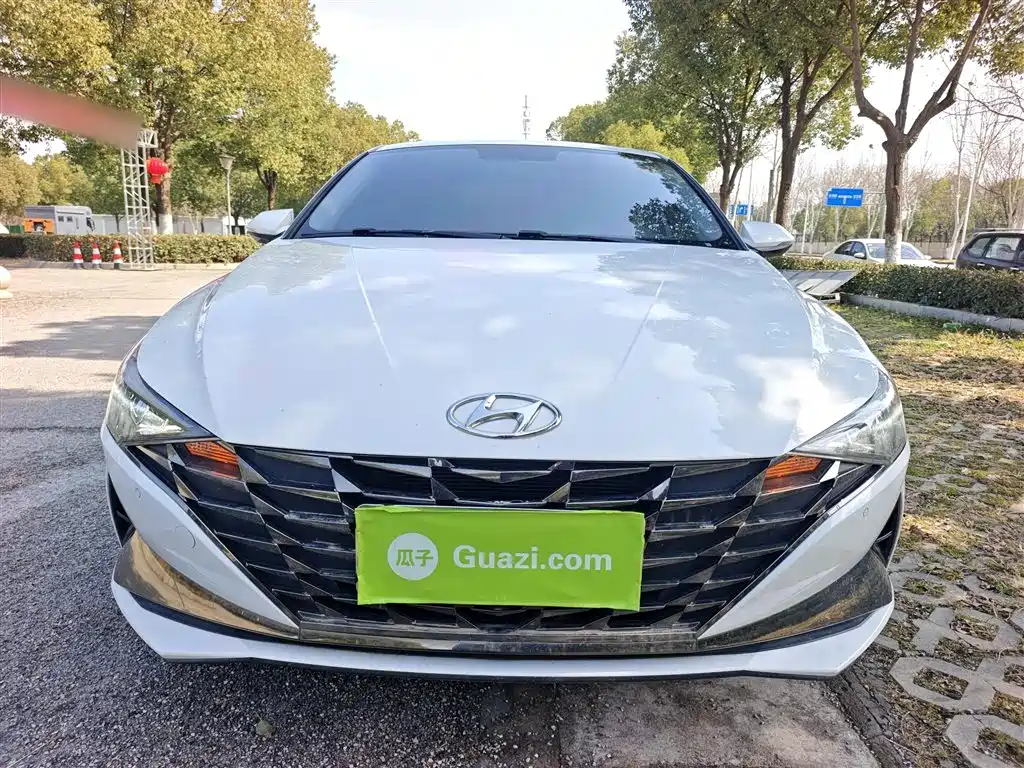 Elantra 1.5 L CVT GLX Elite