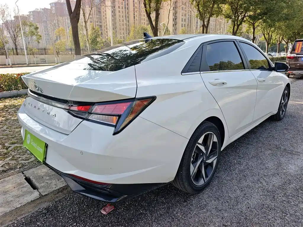 Elantra 1.5 L CVT GLX Elite