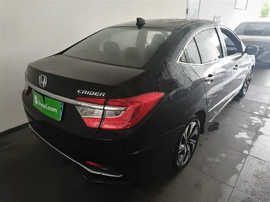 Crider 1.8 L CVT Luxury