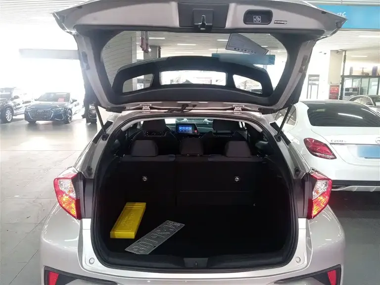 Toyota C-HR 2.0 L Comfort