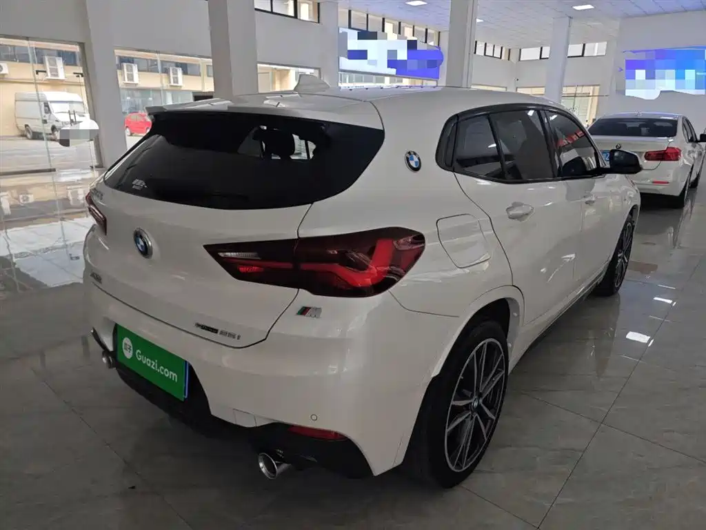BMW X2 sDrive25 i Premium M Sport Package