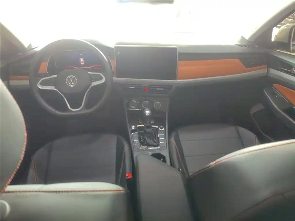 Bora 200 TSI DSG Joy Travel PRO