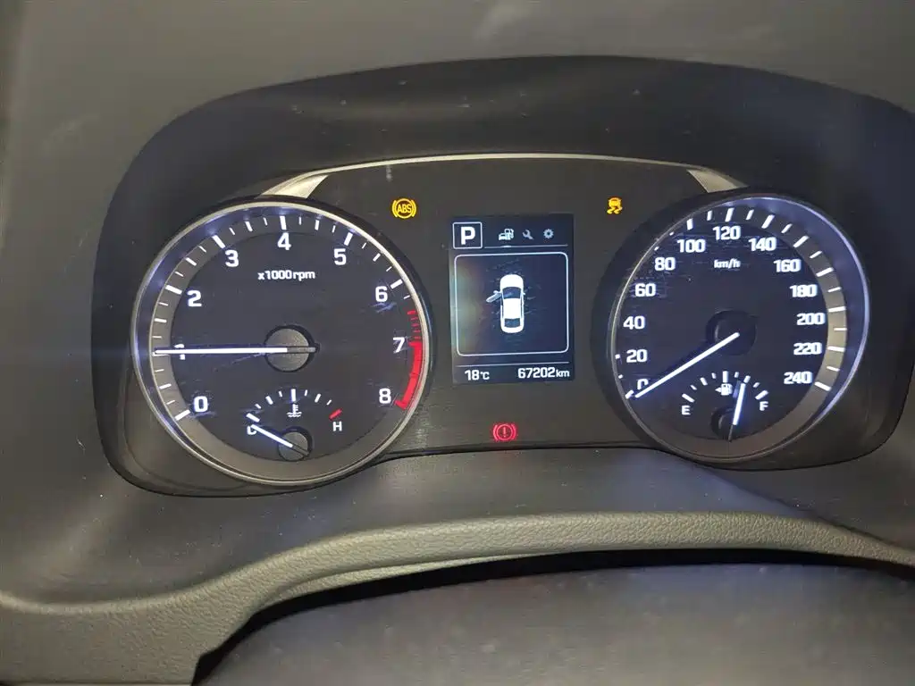 Elantra 1.6 L Auto Smart Dazzle · Elite