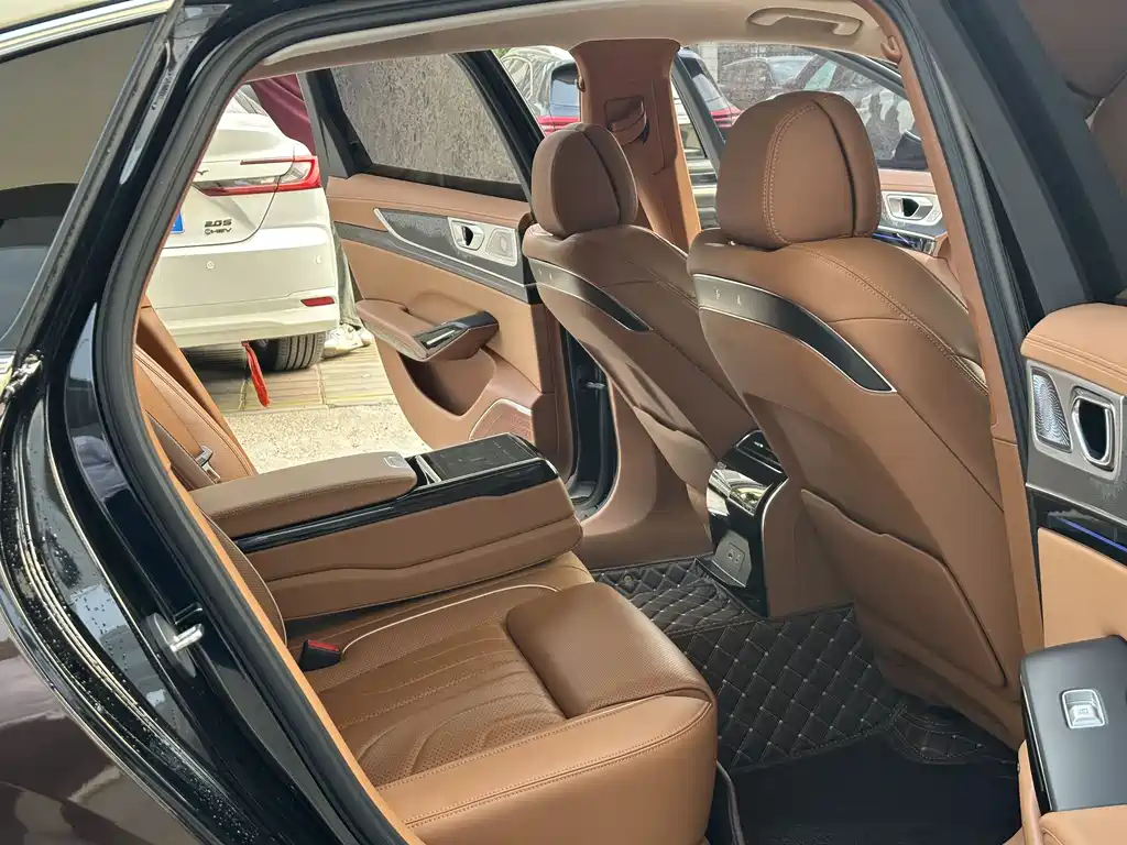 Hongqi H9 2.0 T Flagship Smooth Luxury Business
