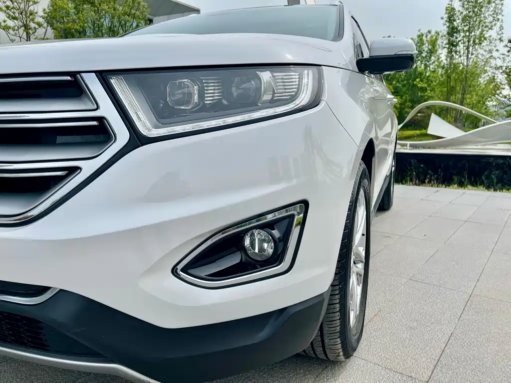 Edge EcoBoost 245 2 WD Grand Sharp 7-seat CN-V