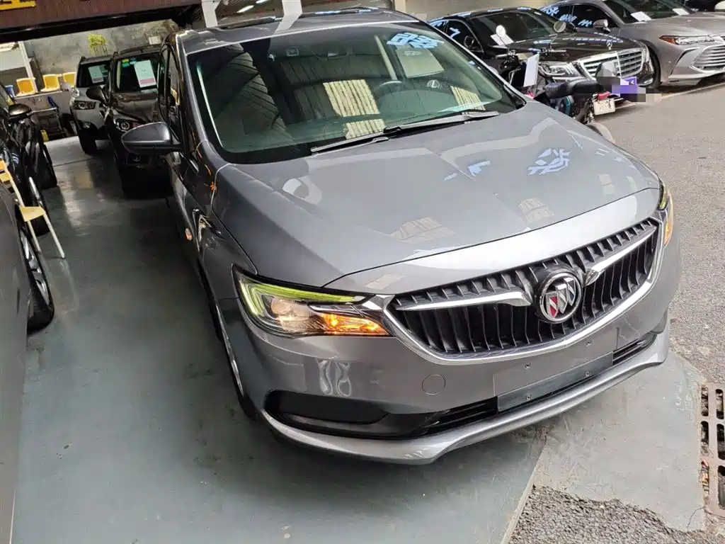 Buick GL6 18 T 6-seat Luxury