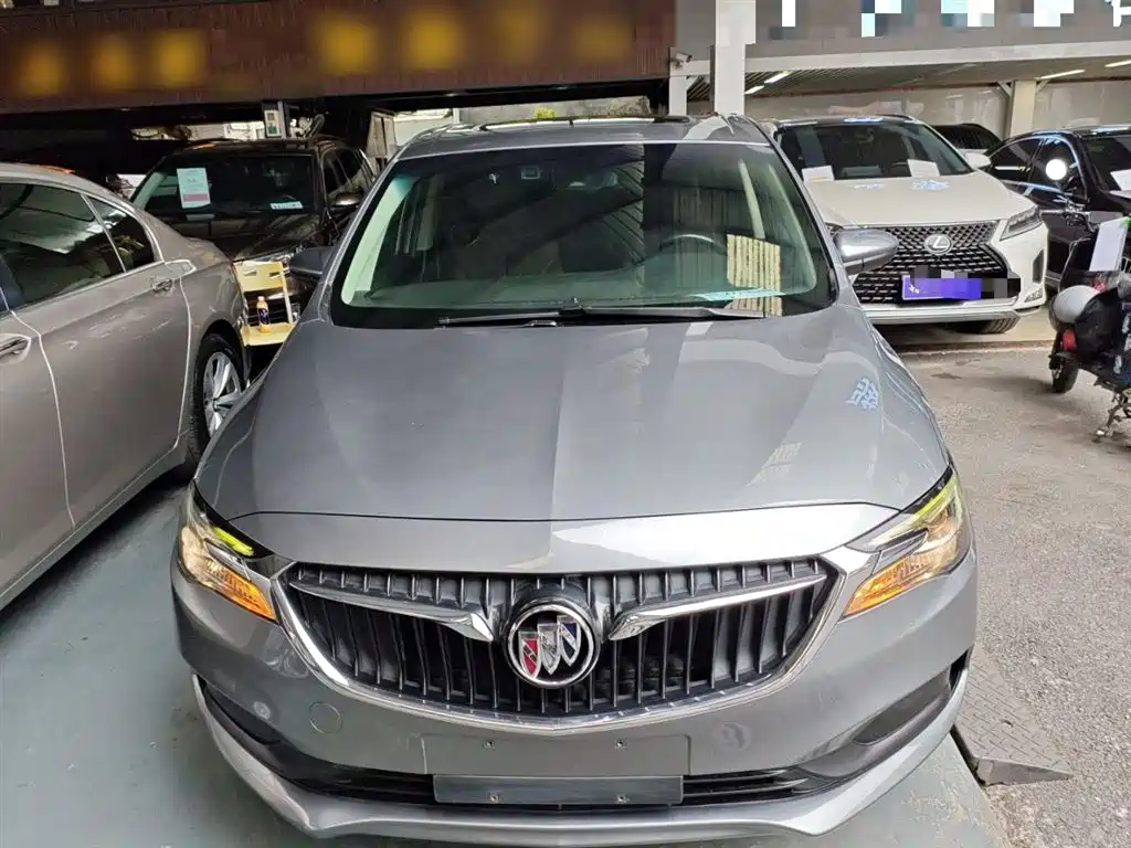 Buick GL6 18 T 6-seat Luxury