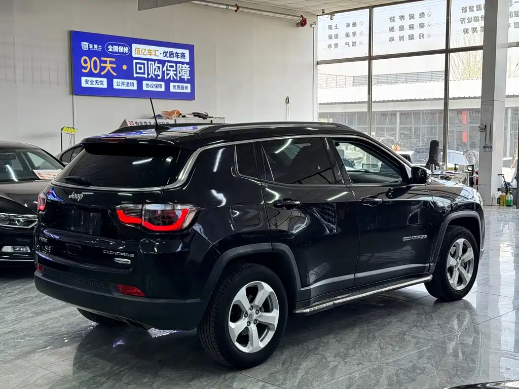 Compass 200 T Auto Home Enjoyment