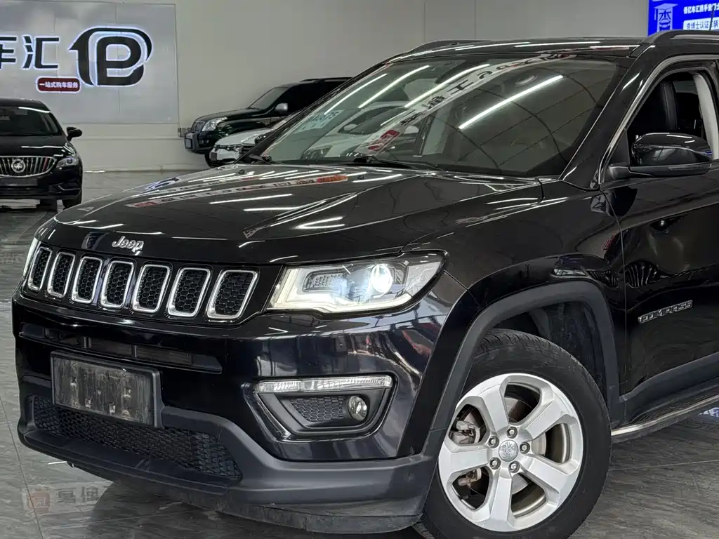 Compass 200 T Auto Home Enjoyment