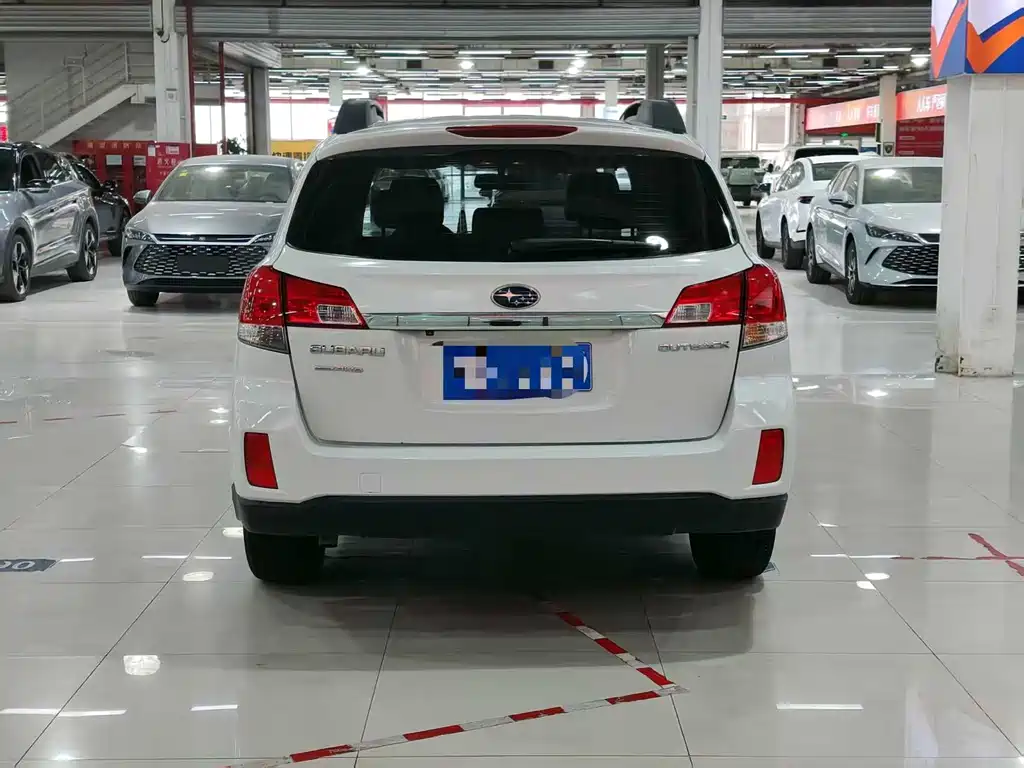 Outback 2.5 i Luxury