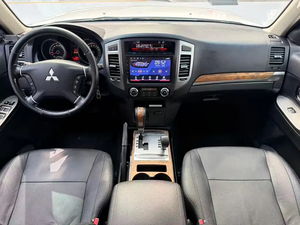 Pajero (Import) 3.0 L Auto Standard