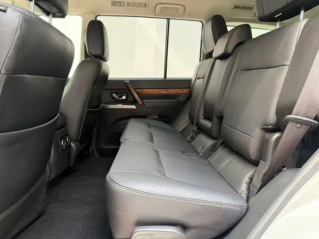 Pajero (Import) 3.0 L Auto Standard
