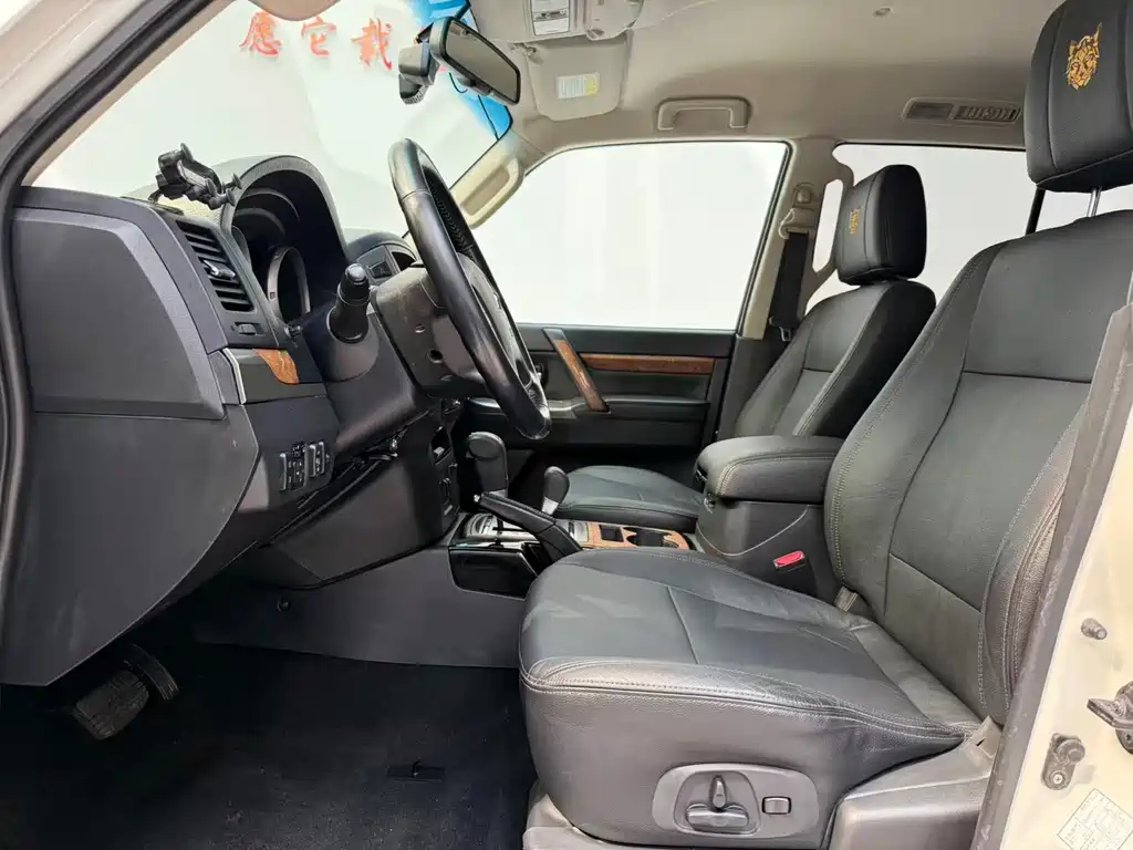 Pajero (Import) 3.0 L Auto Standard
