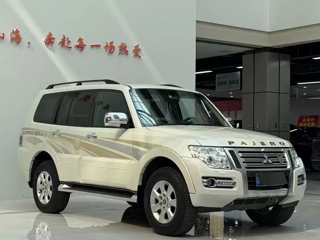 Pajero (Import) 3.0 L Auto Standard