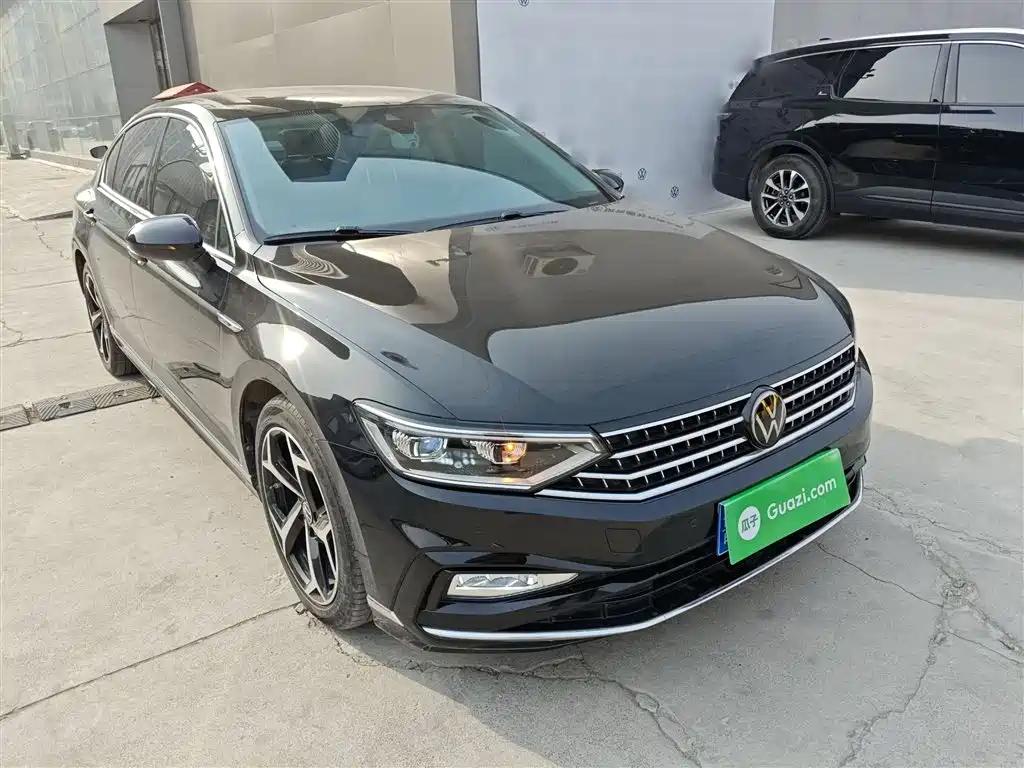 Magotan 200 10 K Commemorative 330 TSI DSG Luxury