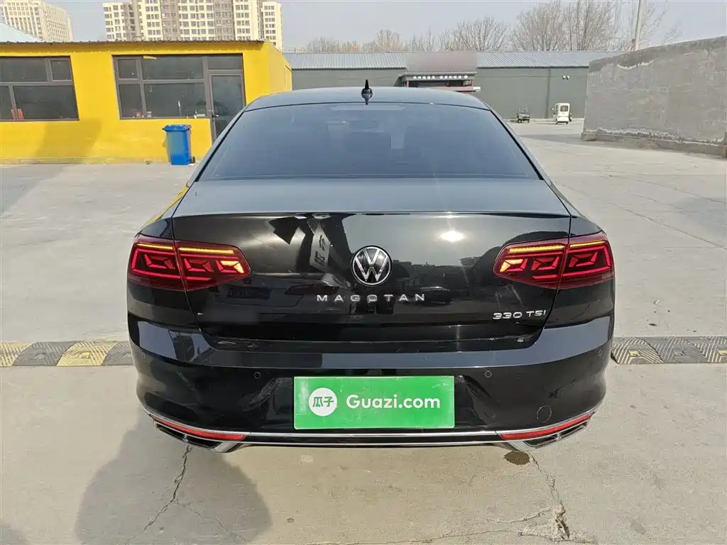 Magotan 200 10 K Commemorative 330 TSI DSG Luxury