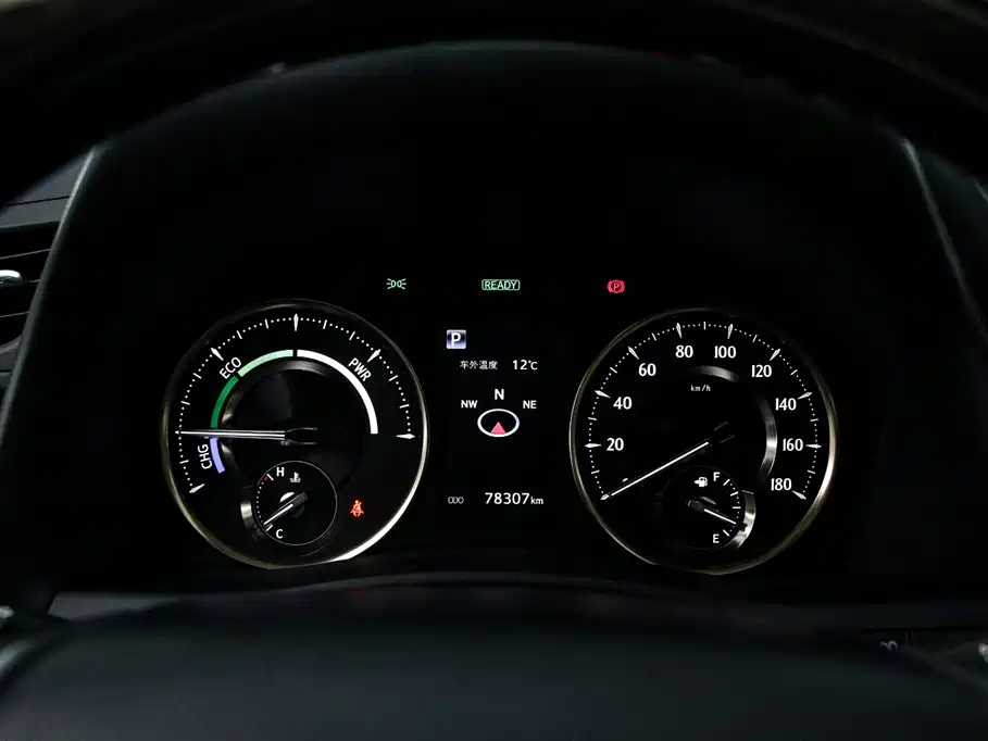 Vellfire Dual Engine 2.5 L HV Distinguished