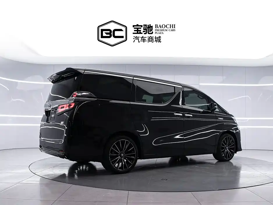Vellfire Dual Engine 2.5 L HV Distinguished