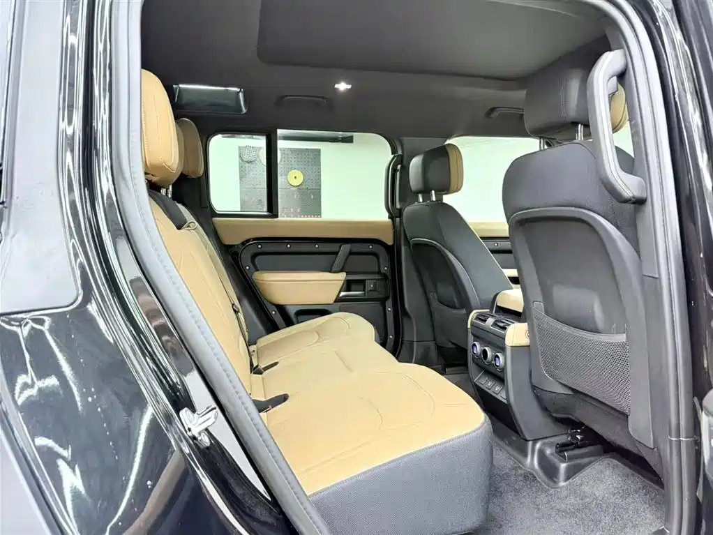 Land Rover Defender 110 3.0 T P400 X