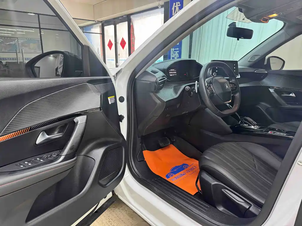 Peugeot 2008 2022 230 THP THE ONE