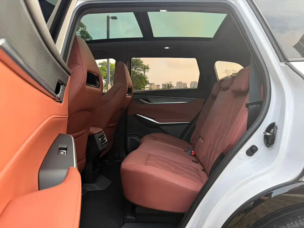 Changan CS75 PLUS 3 rd Gen 1.5 T Auto Distinguished