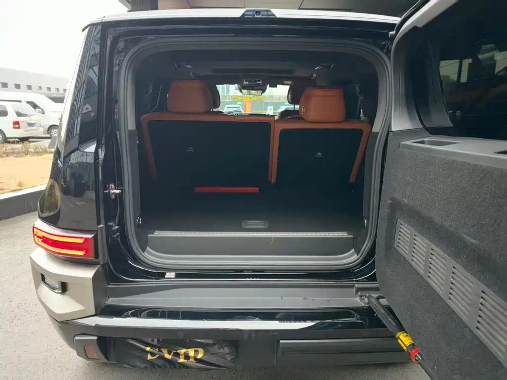Tank 700 NEV Hi4-T Ultimate