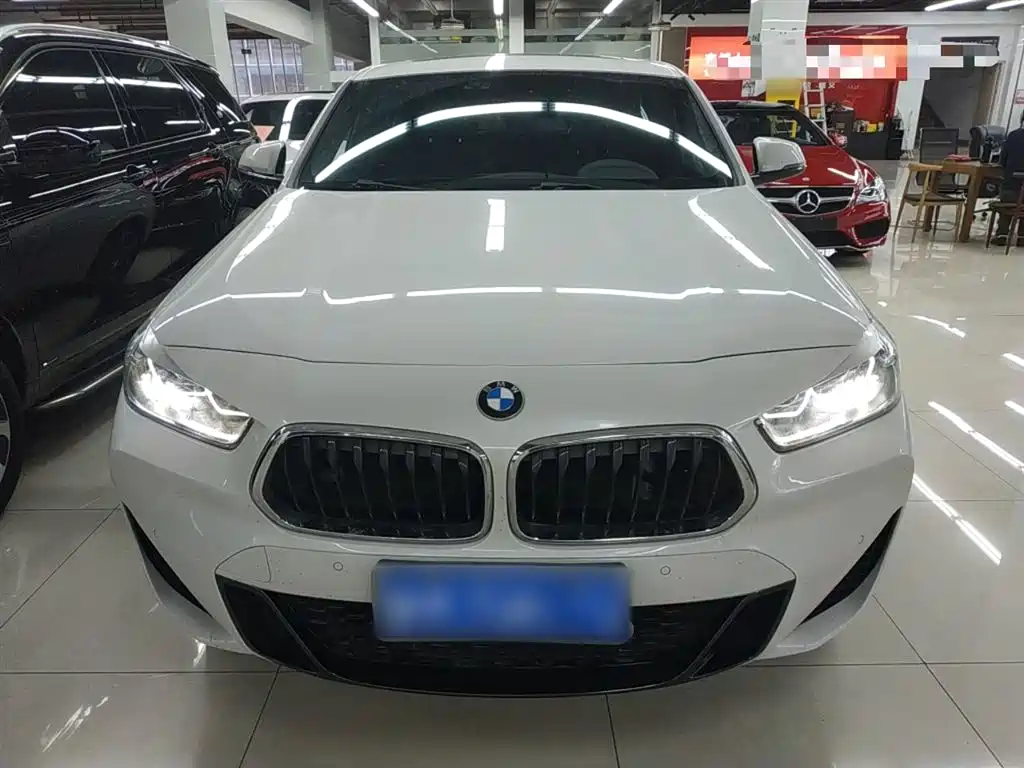 BMW X2 sDrive25 i Leading M Sport Package