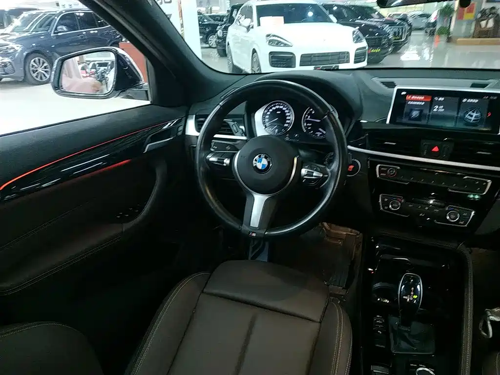 BMW X2 sDrive25 i Leading M Sport Package