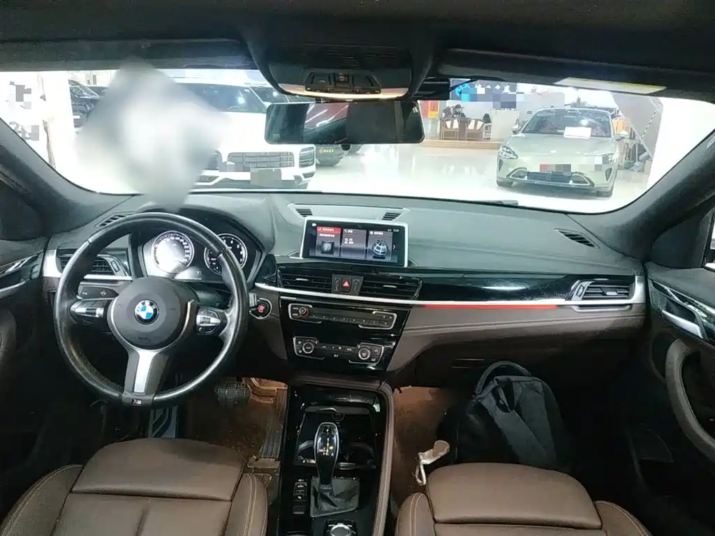 BMW X2 sDrive25 i Leading M Sport Package