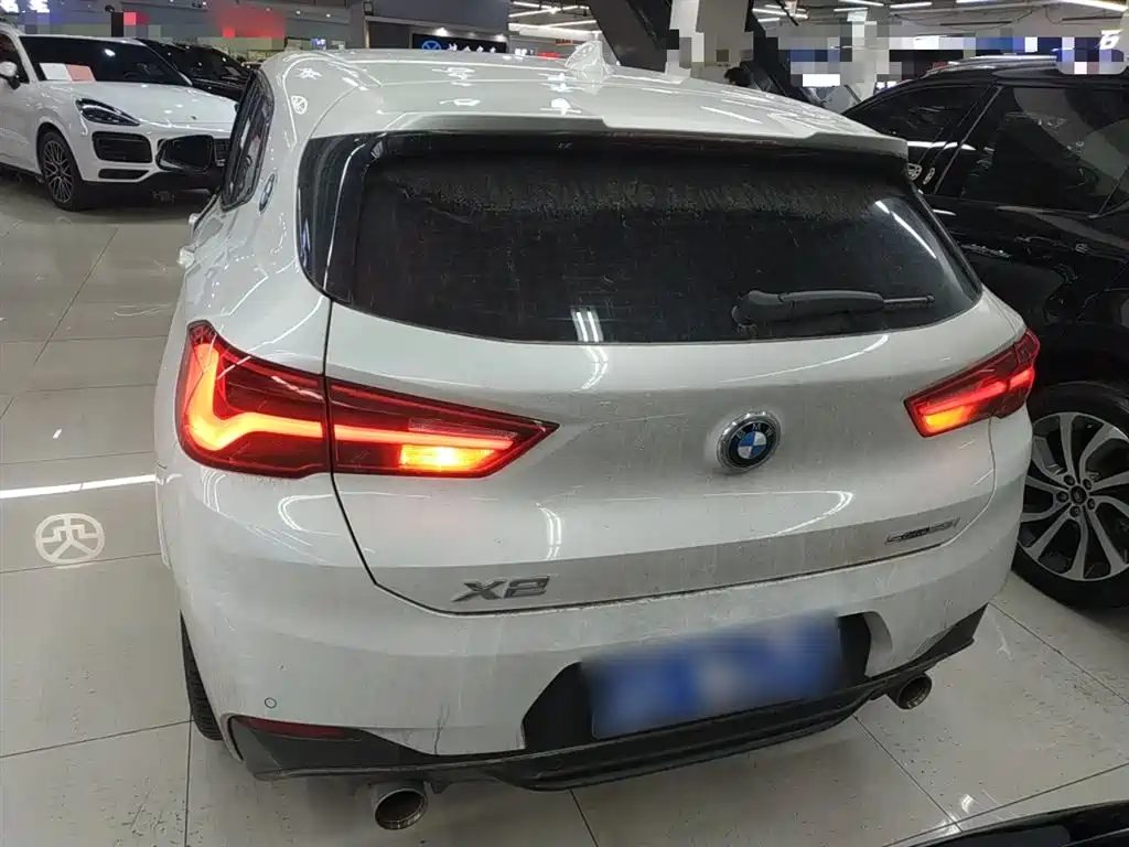 BMW X2 sDrive25 i Leading M Sport Package