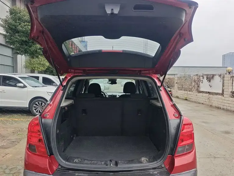 Chevrolet Tracker 1.4 T Manual 2 WD Comfort Sunroof