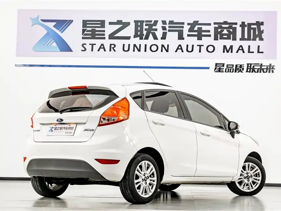 Fiesta Hatchback 1.5 L Auto Fashionable