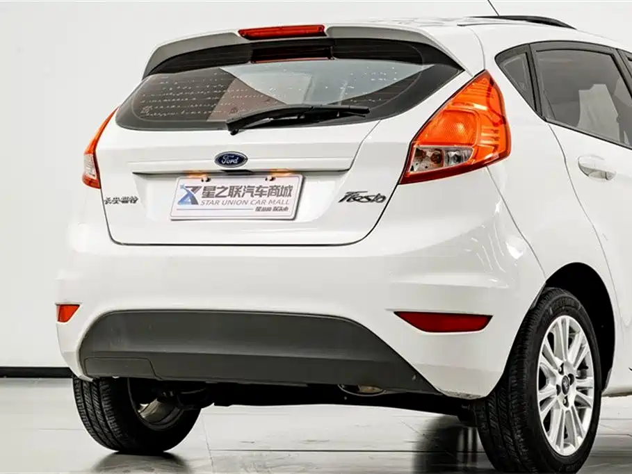 Fiesta Hatchback 1.5 L Auto Fashionable