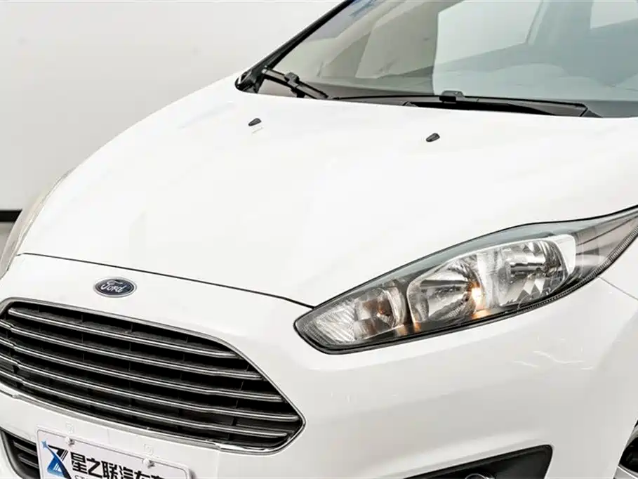 Fiesta Hatchback 1.5 L Auto Fashionable