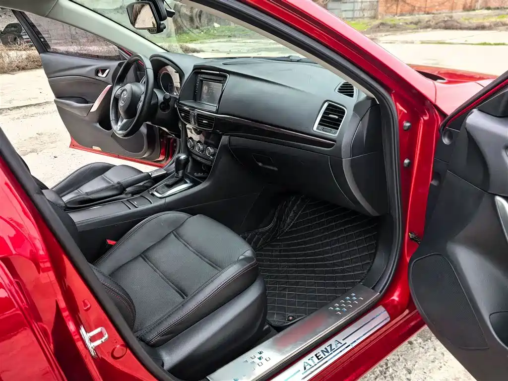 Atenza 2.0 L Blue Sky Luxury