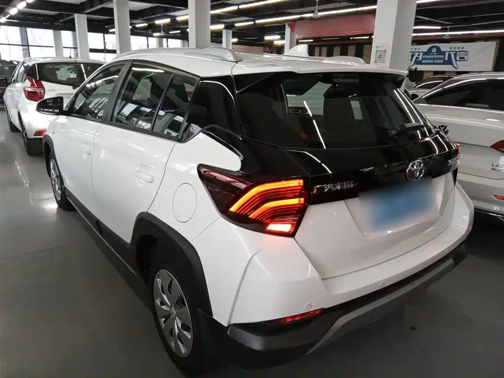 YARiS L Zhixuan Zhixuan X 1.5 L CVT Leading PLUS