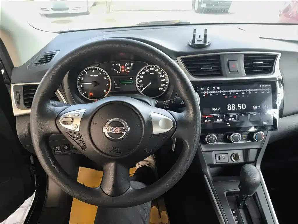Sylphy Classic 1.6 XE CVT Comfort