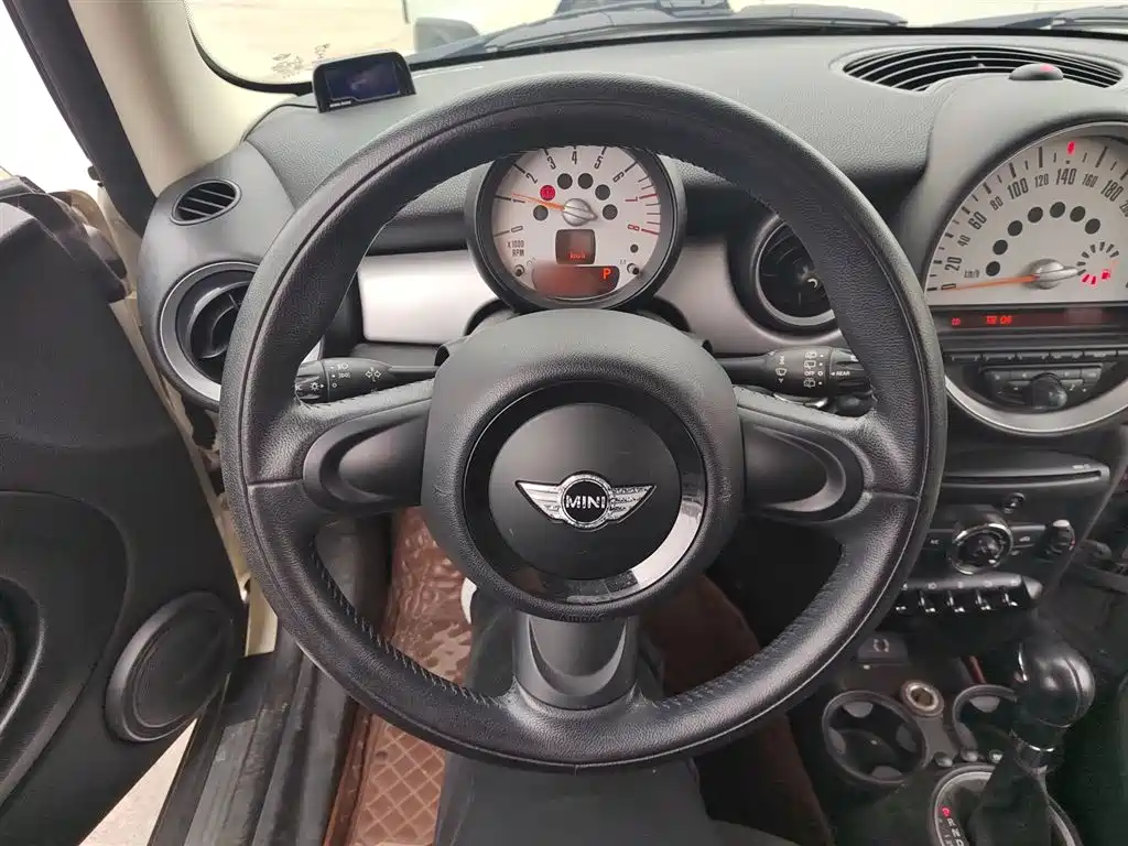 MINI 1.6 L ONE