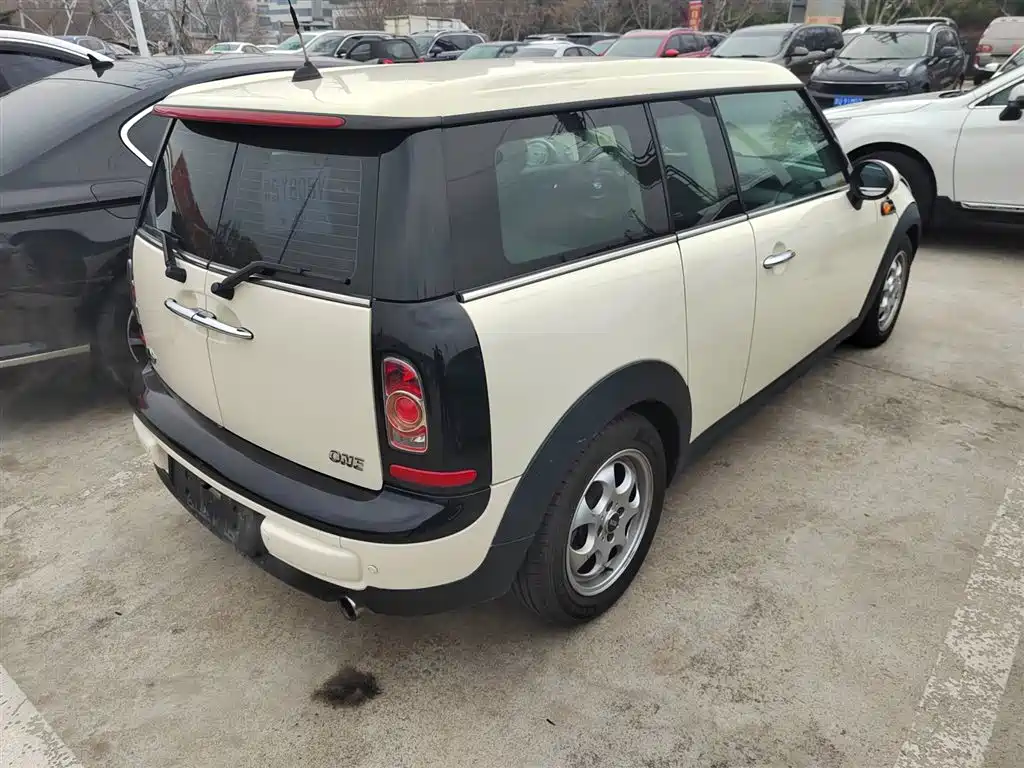 MINI 1.6 L ONE