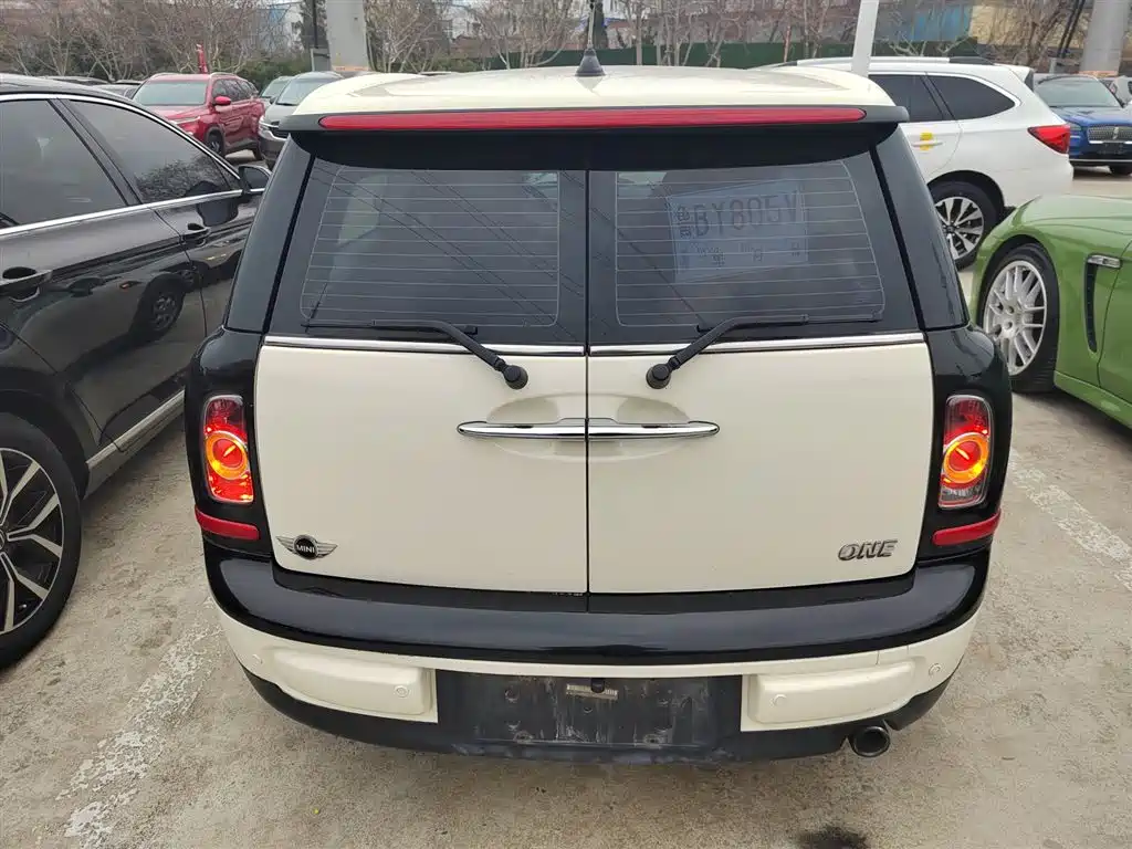 MINI 1.6 L ONE