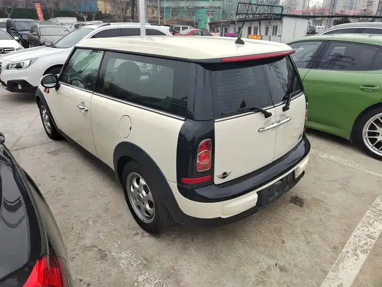 MINI 1.6 L ONE