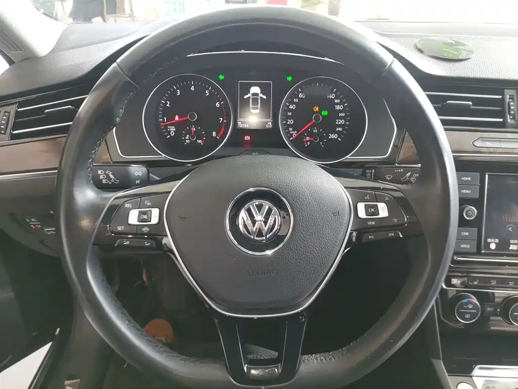 Magotan 330 TSI DSG Luxury CN-VI