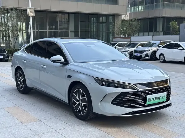 BYD Qin L DM-i Smart Drive 80 KM Transcend