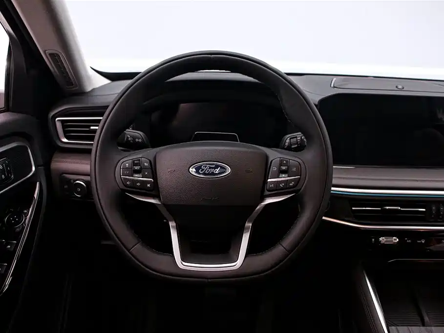 Explorer 2.3 T EcoBoost 4 WD Titanium 7-seat
