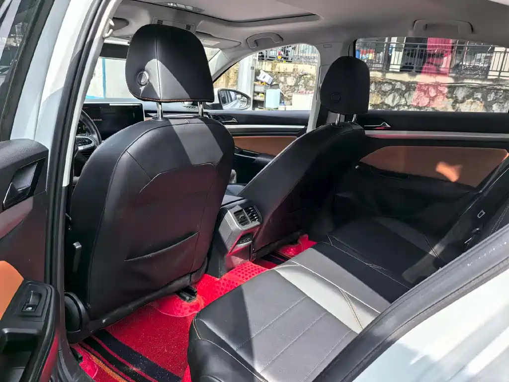 Bora 200 TSI DSG Smooth Travel