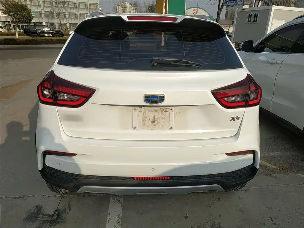 Vision X3 远景X3 2019款 升级版 1.5 L 手动精英型