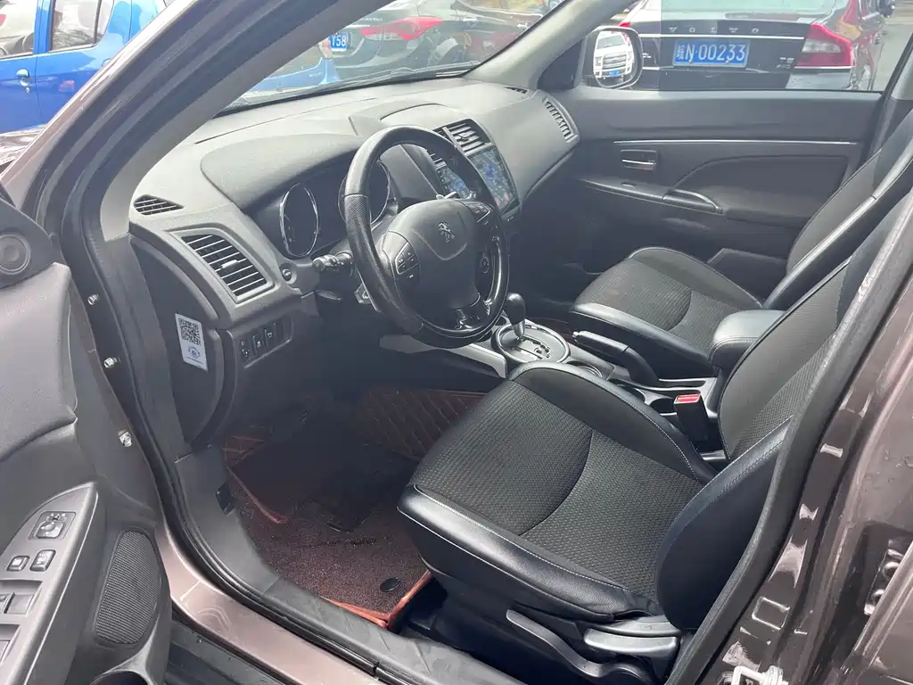 标致4008(进口) 标致4008(进口) 2013款 2.0 L 两驱进取型